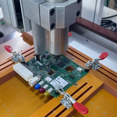 عالية الدقة 3 محور سطح المكتب PCB جهاز توجيه ل 0.02mm نظام القيادة التكرار