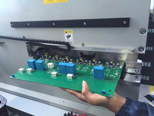 آلة قطع PCB V منخفضة التوتر لحماية شقوق اللحام وحماية المكونات الدقيقة