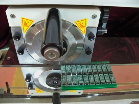 110V PCB Board ماكينة ، 0.6mm سماكة PCB آلة فاصل ، PCB Depaneling
