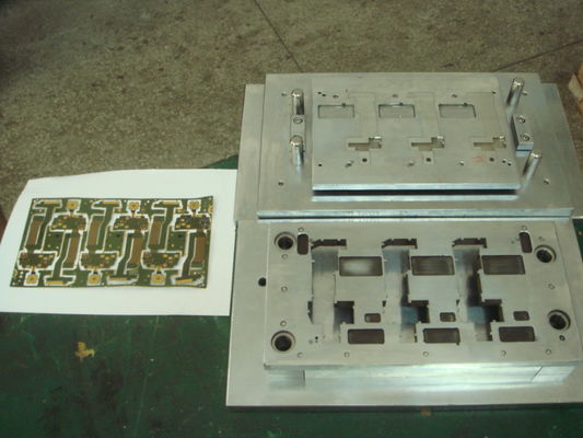 QC-10 مخصص يموت آلة معدنية PCB أداة اللكم IATF16949