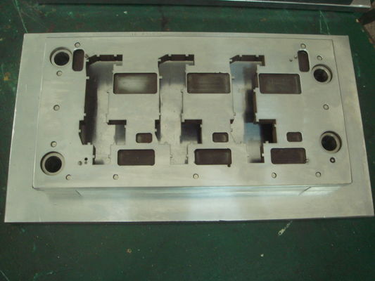 QC-10 مخصص يموت آلة معدنية PCB أداة اللكم IATF16949