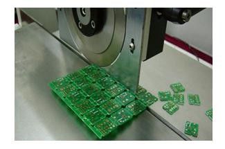 آلة فاصل لـ (PCB) لقطع الدقة