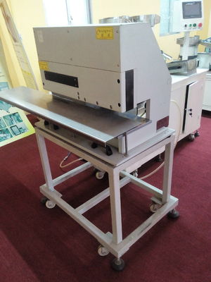 0.4mpa ضغط العمل عالية السرعة PCB V آلة القطع L460mm