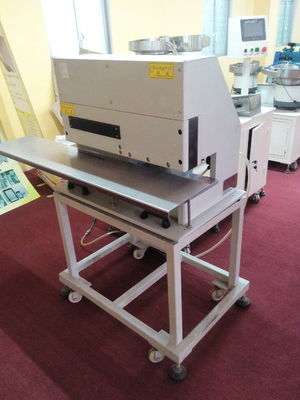 0.4mpa ضغط العمل عالية السرعة PCB V آلة القطع L460mm