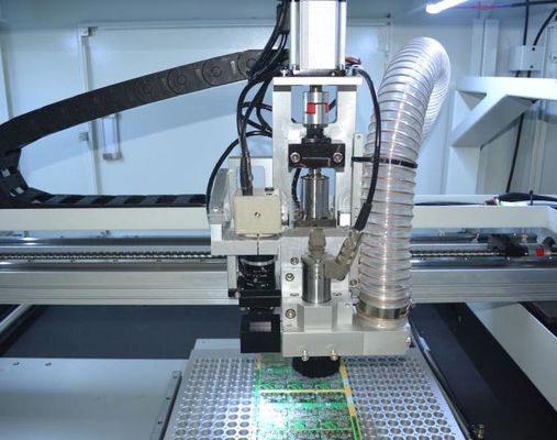 4.2KW L450mm جهاز توجيه محطة العمل المزدوجة باستخدام الحاسب الآلي Pcb / فصل PCB آلة التوجيه
