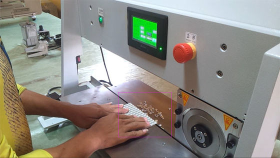 L500mm 300mm / S Pcb Depaneling V-cut Machine للوحة التبديل